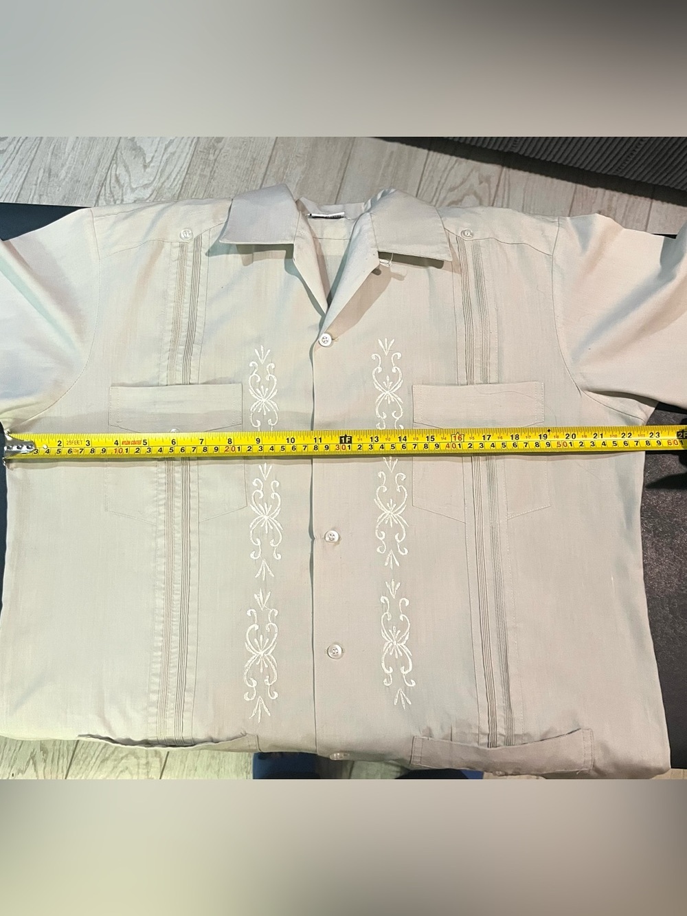 Maya Guayabera Cubana Beige Short-Sleeve Embroidered Guayabera Shirt men size 40 - Picture 4 of 8